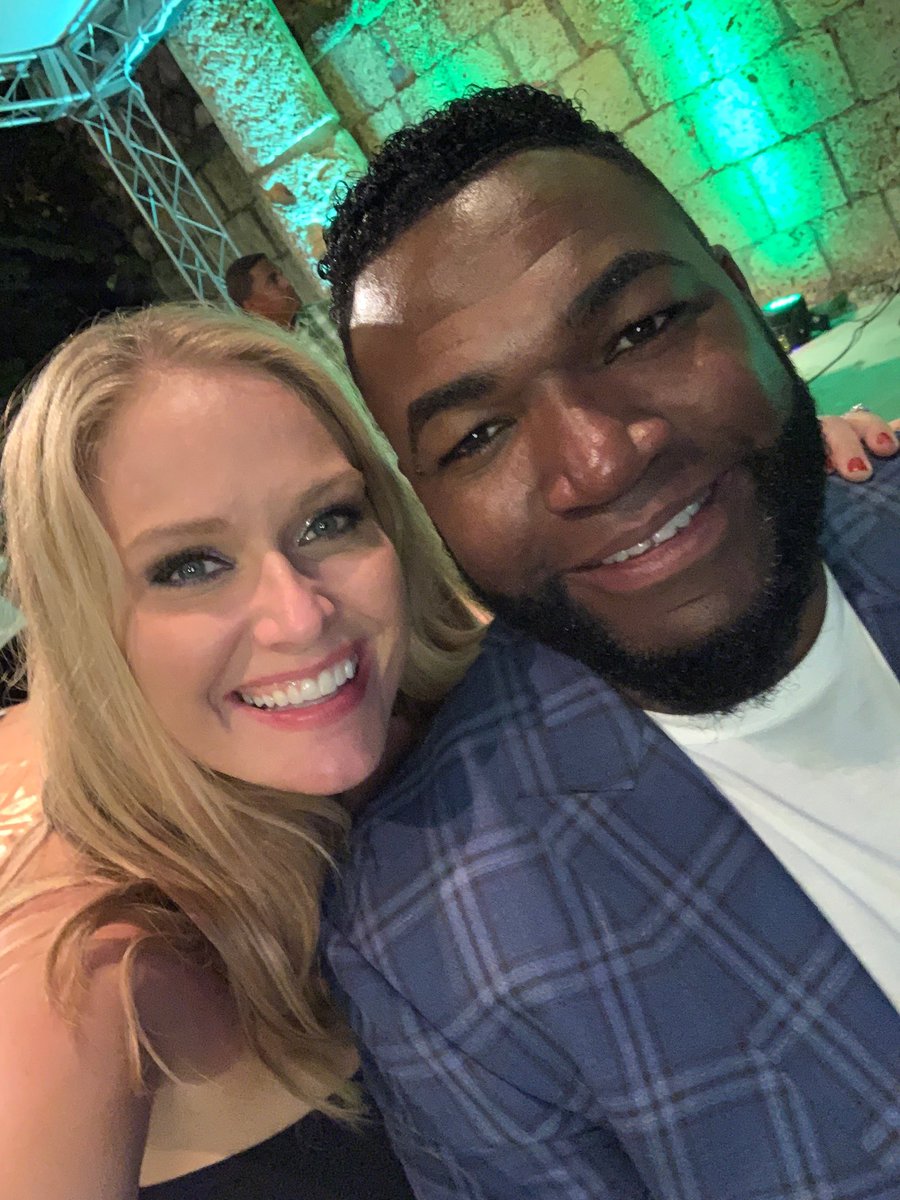 HeidiWatney's tweet image. I don’t know any superstar with a bigger heart for helping others than ⁦@davidortiz⁩. Praying for a quick recovery my friend! #prayersforpapi