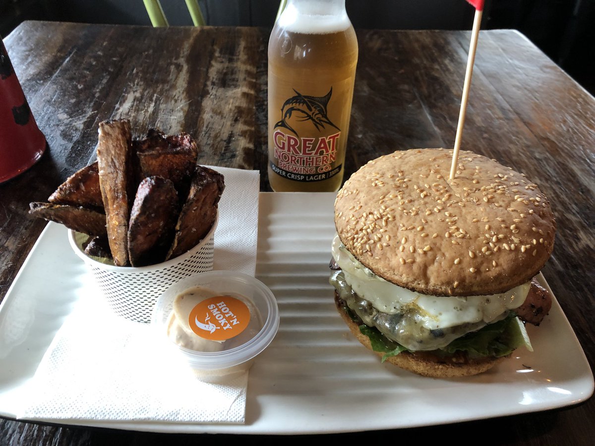 Lofty_frontbum's tweet photo. Wild west burger gluten free!! Freemantle https://t.co/WsqiGmB6Qp