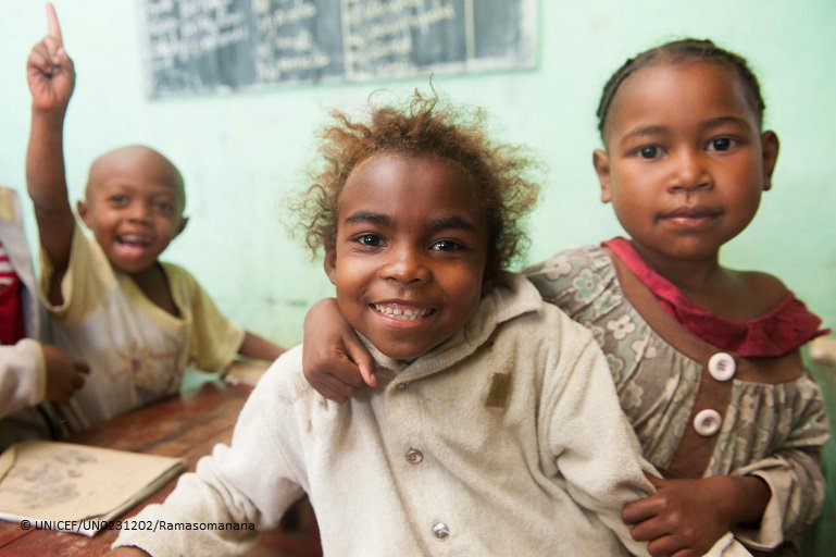 UNICEFEducation's tweet photo. A day in a classroom...hey, the one in the back knows the answer! 😄 💚

#ForEveryChild, enthusiasm for learning. https://t.co/0sTCkbTC0W