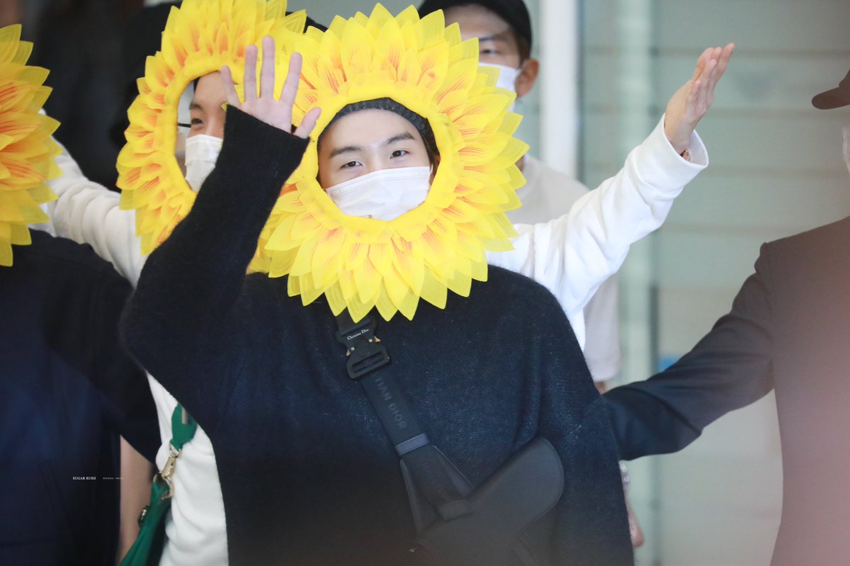 [HQ]190610 ICN
완전!귀!여!

#SUGA #민윤기 #슈가 #AgustD #방탄소년단 #작은것들을위한시 #BoyWithLuv

<a href="/BTS_twt/">방탄소년단</a>