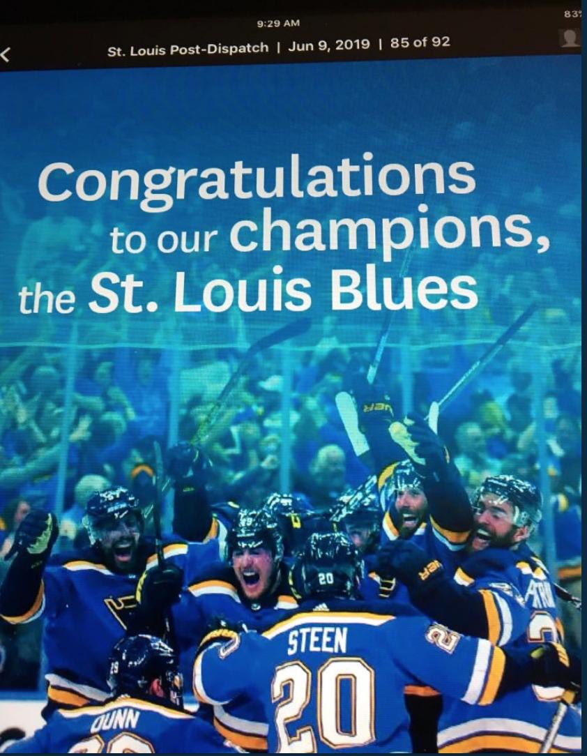TheMestarit's tweet photo. Onnea St. Louis Blues 🏆! Eiku... 👀🤷‍♂️😂. Paikallinen media oli jo onnitellut Stanley Cupin voitosta, on presidentin kiitokset jne. Voi veljet!! 

#nhlfi https://t.co/xjFH4TXfb1