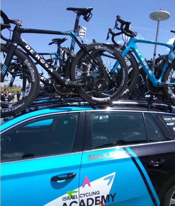 cbearcycling's tweet image. @HammerSeries  Limburg #Sittard 2019. C-BEAR ITA 386 #ceramicbb on #117 @DennisvanWinden @yallaACADEMY team bike #DeRosa + #FSA. When team mechanics talked, C-bear listened and delivered
#cbearssp #silentspeedperformance #cbearian #yallaAcademy #HammerLimburg #ita386 #procycling