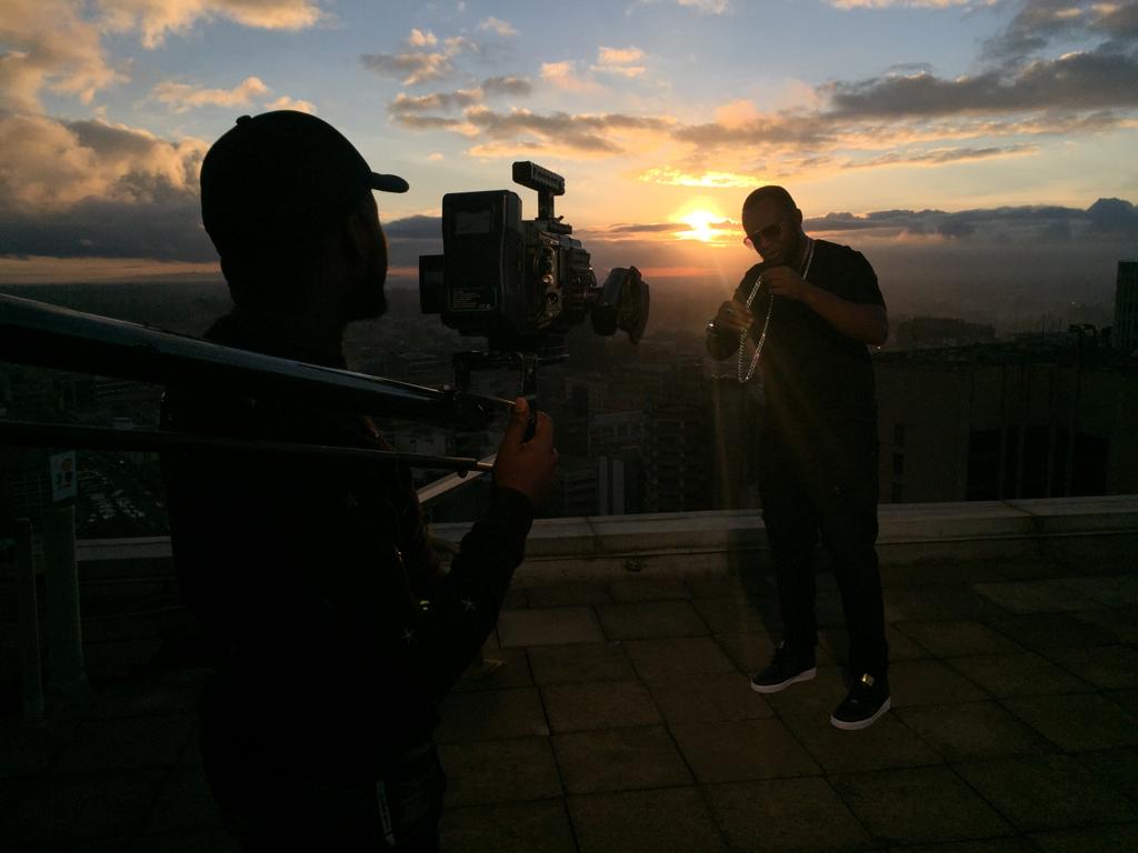 DefinitionTrue's tweet photo. Rise and shine Nairobi. Time to grind #monday #MondayMotivation #MotivationMonday #sunrise #Nairobi #production #musicvideo https://t.co/hebn4AzbPz