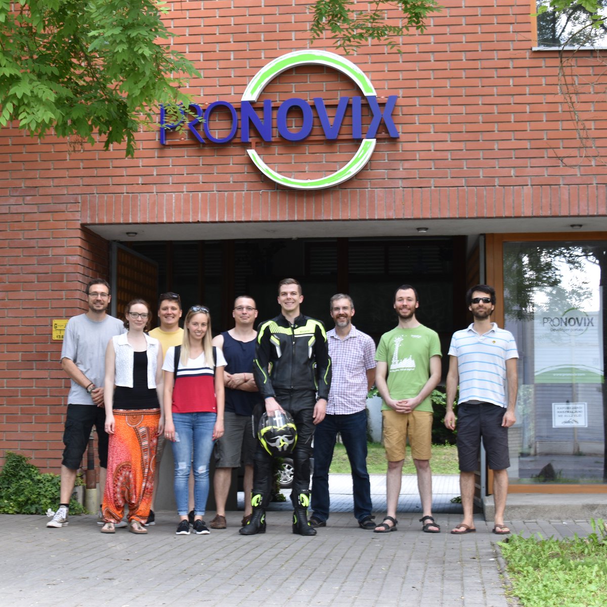 pronovix's tweet image. Meet the #Pronovix team at @drupaldevdays in Cluj – find them in the sponsor area, ask for the #DeveloperQuiz or the #ClimateChangeQuiz and win a cool prize on Friday!

#LeaveYourMark #PronovixQuiz #ClimateHackathon