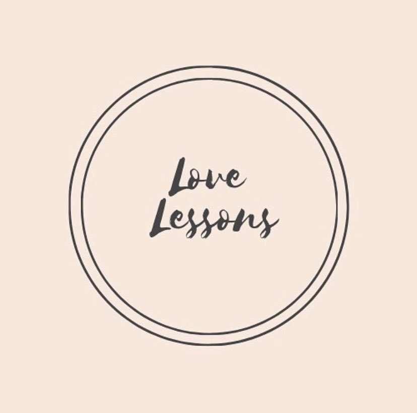 DatingSarahLou's tweet photo. 🎙Back on @womensradiostn today LIVE 🎙talking about health and wellbeing in dating, relationships and love. Today I’m interviewing Jessica Ford about changing the course of your love life, getting offline and creating a growth mindset in order to find your match #datingexperts https://t.co/WvYWj9DBtq