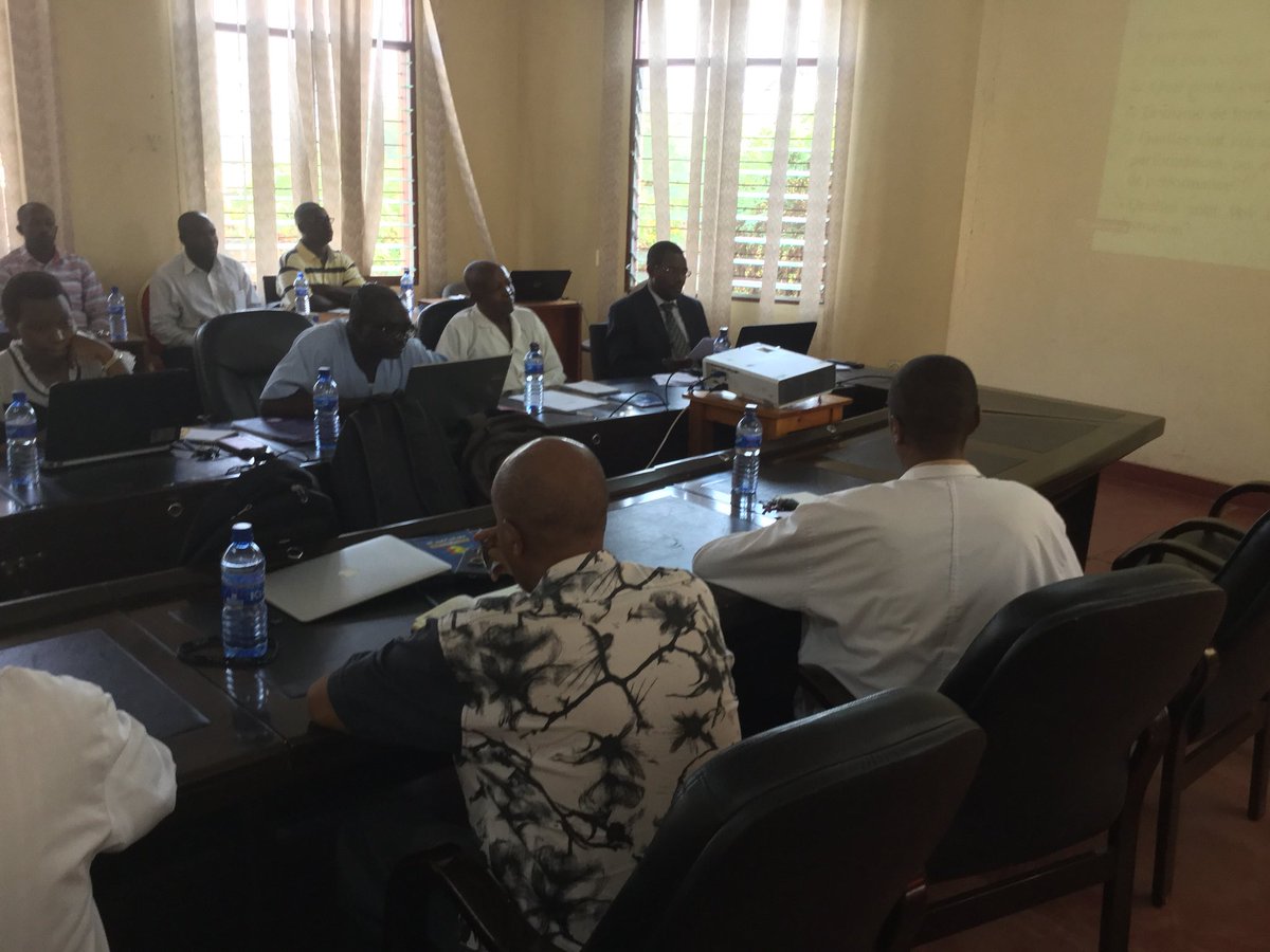 Formation des cadres et hauts cadres du <a href="/ChuKamenge/">CHUKamenge</a> sur la politique de gestion des performances et l’élaboration des contrats de performance. <a href="/minisante/">MinisantéBdi</a> @MESRS4 <a href="/RTNBurundi/">RTNB</a>