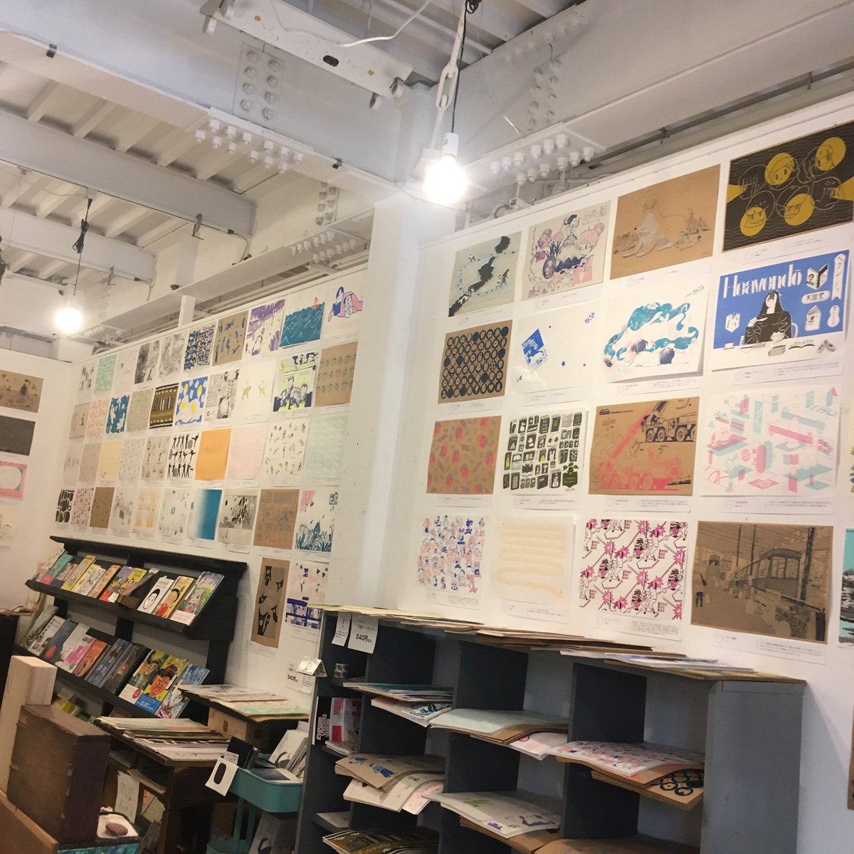 京都ホホホ座さんで「約50人のブックカバー展」開催中です!平太郎のサイン本もつくらせて頂きました。 