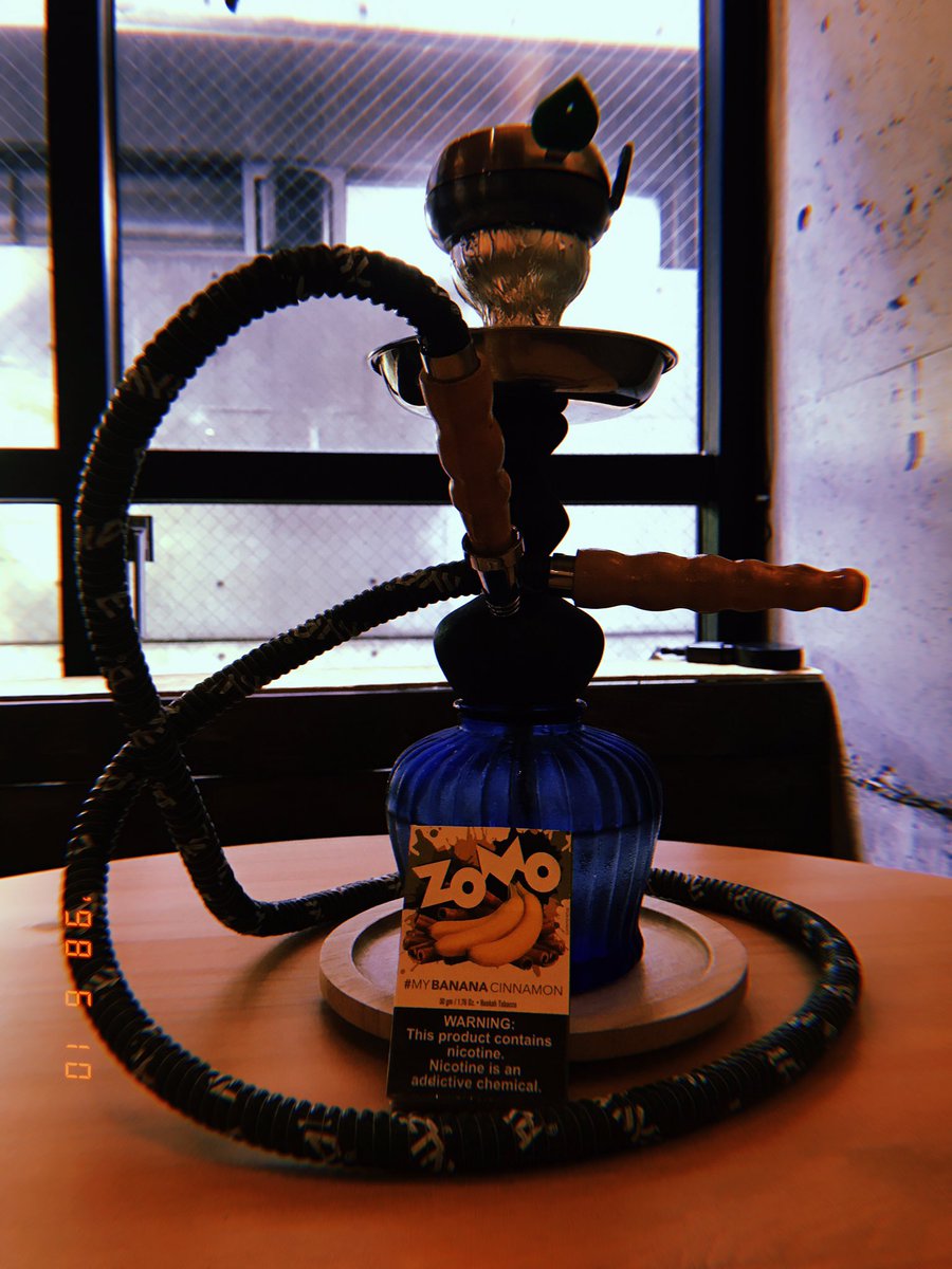 fujigaokaash's tweet photo. 今日はZOMOバナナシナモンを蒸らしてます🍌
箱開けの香はシナモンの香りがとても強く、その中に完熟した甘みのある微かなバナナの香りを感じます🍌
シナモンの香りは言う事なしですが!
バナナがどう出るのか見ものですね🤔
蒸してきまーーす♪
#ZOMO #worldexperience #ZOMOフレーバーレビュー https://t.co/LeI35pWIEY