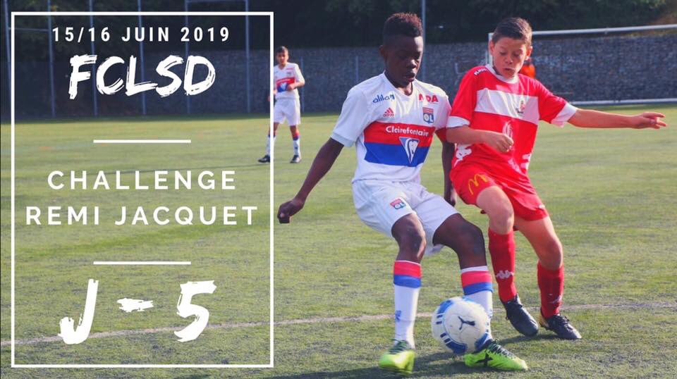 FCLSD69760's tweet photo. ⚽️⚪️🔵 Challenge Rémi Jacquet 🔵⚪️⚽️ J-5!
Qui finira meilleur joueur?
#challengerj2019 #challengeremijacquet #challengerj #challengerj19 #limonest #saintdidieraumontdor #noussommeslefclsd #fclsd https://t.co/prZTIpvT9q