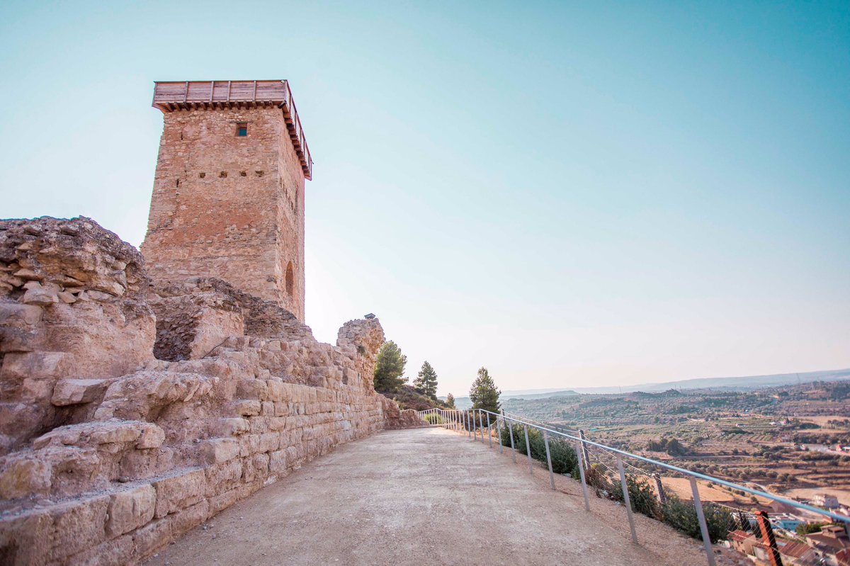 🚶🏼‍♂️ Una de les grans fortaleses de la Ribera d’Ebre, el recentment recuperat castell templer d’Ascó. Visites guiades: bit.ly/2Mjgncy