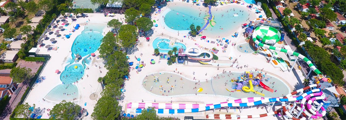 SelectcampCAT's tweet image. L'increïble parc aquàtic 💦 del càmping Union Lido, a la costa adriàtica italiana 🇮🇹 - amb @SelectcampCAT 
Silenci abans de la tempesta ... hores abans d'obrir el parc aquàtic del Union Lido. Cada temporada, més divertit per als nens. Més informació a: bit.ly/2QFhDFv