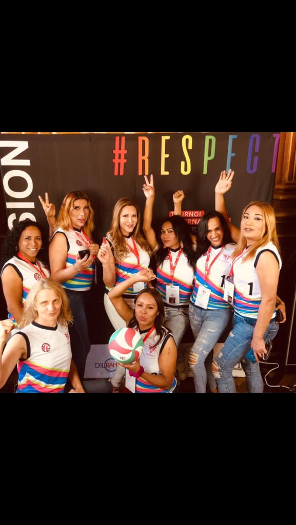 Samir17Samir's tweet photo. #TIP2019 un de mes meilleurs moment de ce tournois de volley parisien, c’est le match contre une équipe de transgenre péruvienne. Elles ont tout déchirées! Elles finissent premières. Fière d’elles https://t.co/c3XpqllZA7