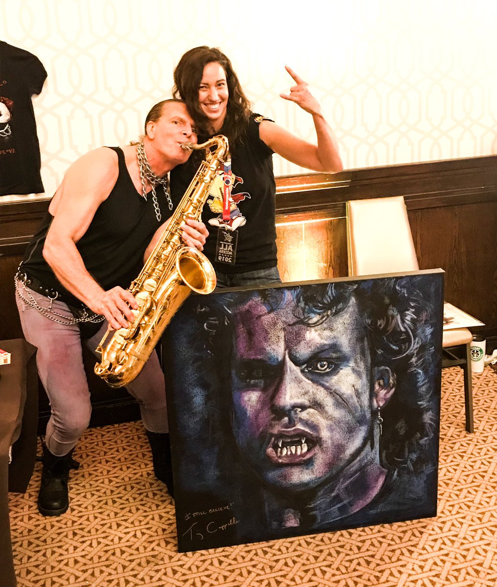 _chalkoholic's tweet image. Completely stoked to see #TimCappello perform at @AllStarComicCon! He even signed my drawing of Michael from #LostBoys 🎷🔥
