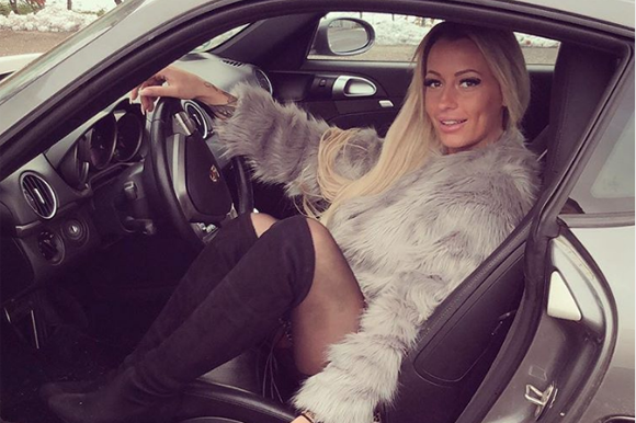 tvguidedk's tweet photo. Dansk realitybabe flasher kæmpe tatovering på intime dele https://t.co/GuemYtzsx5 https://t.co/4yM0QtHpdz