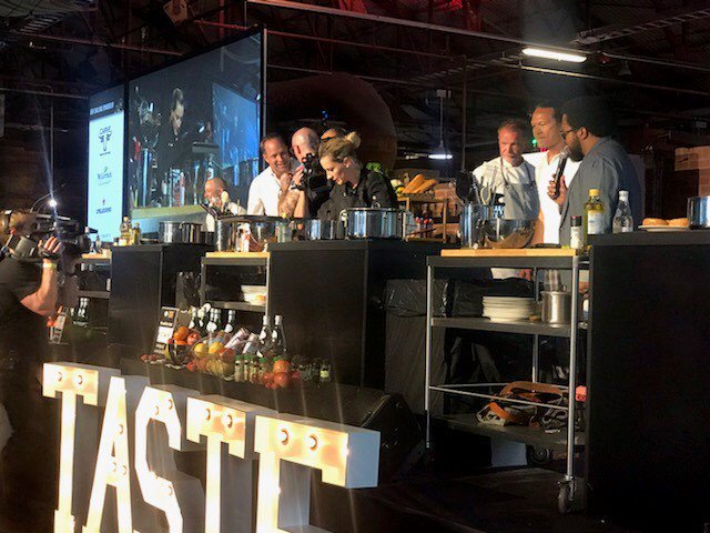 CarveBeef's tweet image. A wonderful night yesterday supporting @SecondHarvestCA at #TorontoTaste! So many delicious eats and beverages. 

Congratulations to @ChefIvanaRaca on her #ChefChallenge win!