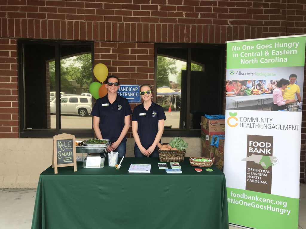 FoodBankCENC's tweet photo. ICYMI: Sara and Jenny traveled to #RichmondCounty for the #Rockingham Health Fair, where they distributed:
🥗 Kale Salad samples
🗒️ Nutrition Education materials
🍠 650 lbs of sweet potatoes
#NoOneGoesHungry #whatscooking #freshfromthekitchen https://t.co/6Un5NC2KgZ
