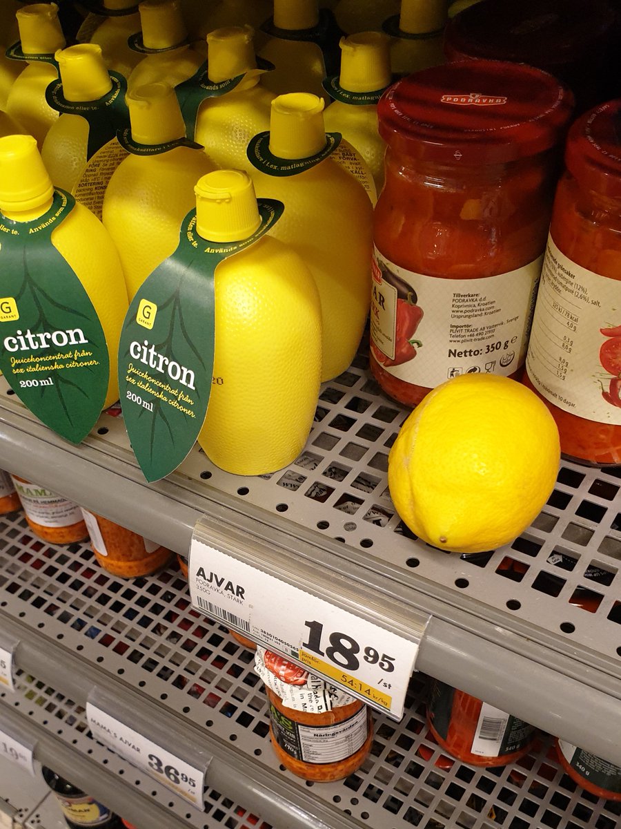 twitrarn's tweet photo. skänker en tanke till hen som idag upptäckte att citronsaft finns på flaska https://t.co/LPQy05PN78