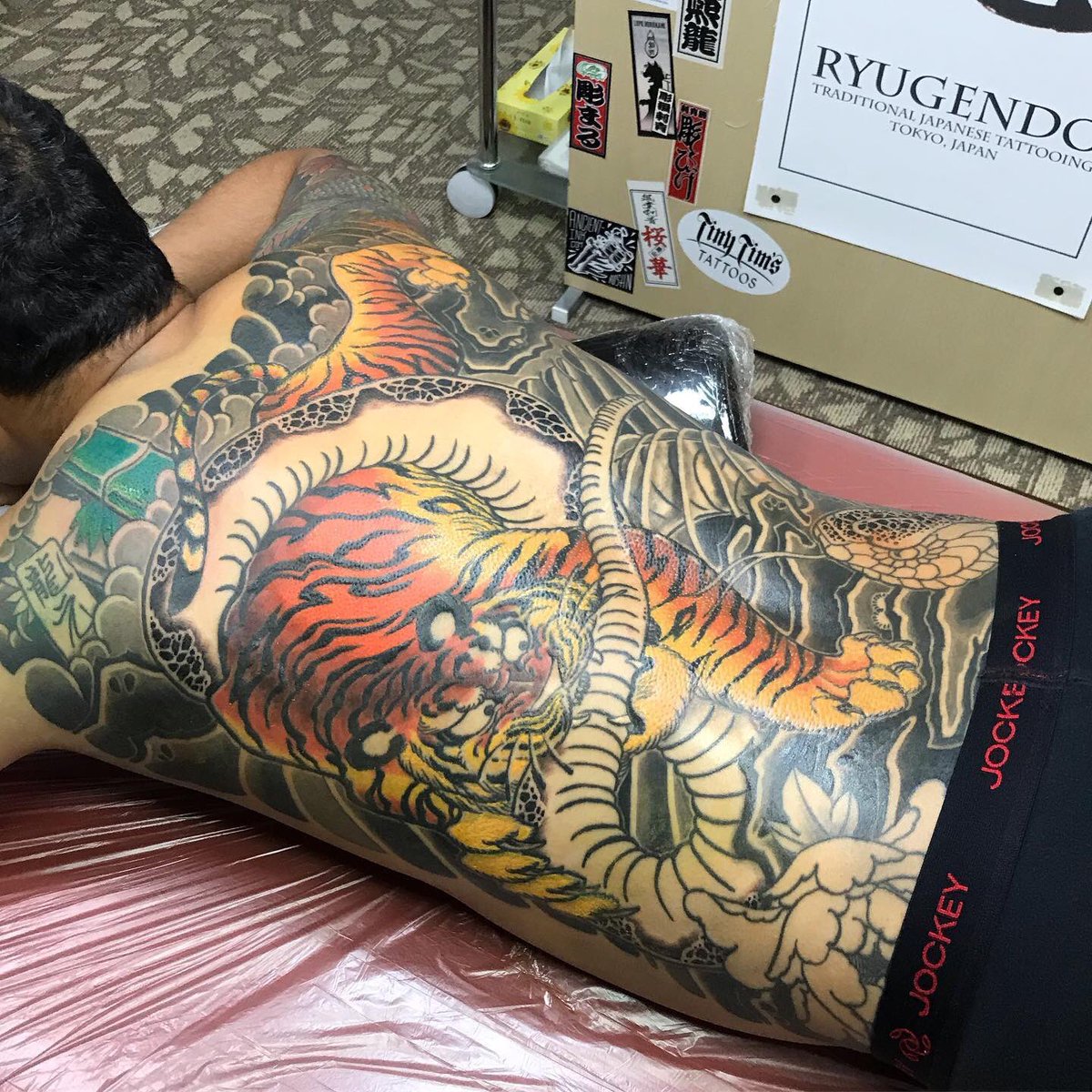 手彫り刺青師・龍元 on X