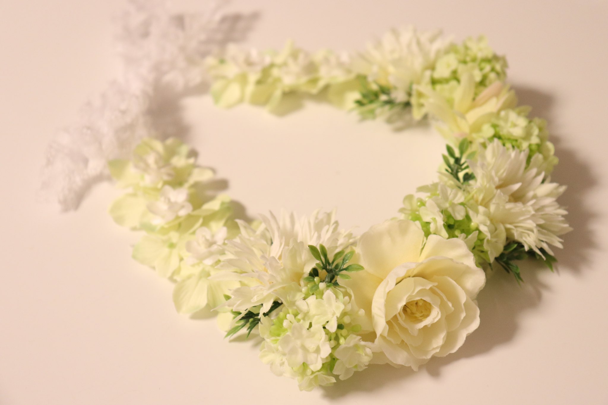 えみ 100均の造花達で 花かんむり 完成 ヒマワリは断念したけど うんうん ひよちゃんっっぽい T Co Oly9tri4df Twitter