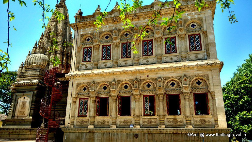amibhat's tweet photo. A memorial for a commander with a bit of Marathi, a lot of Rajput and some shades of European architecture. Bang in the middle of #Pune city, discover Shinde Chhatri. 
👇👇👇
https://t.co/uMFLHHMPpL
#ThrillingTravel 
#Travel 
#Indiablog #traveltribe https://t.co/Rt66GNh4tL