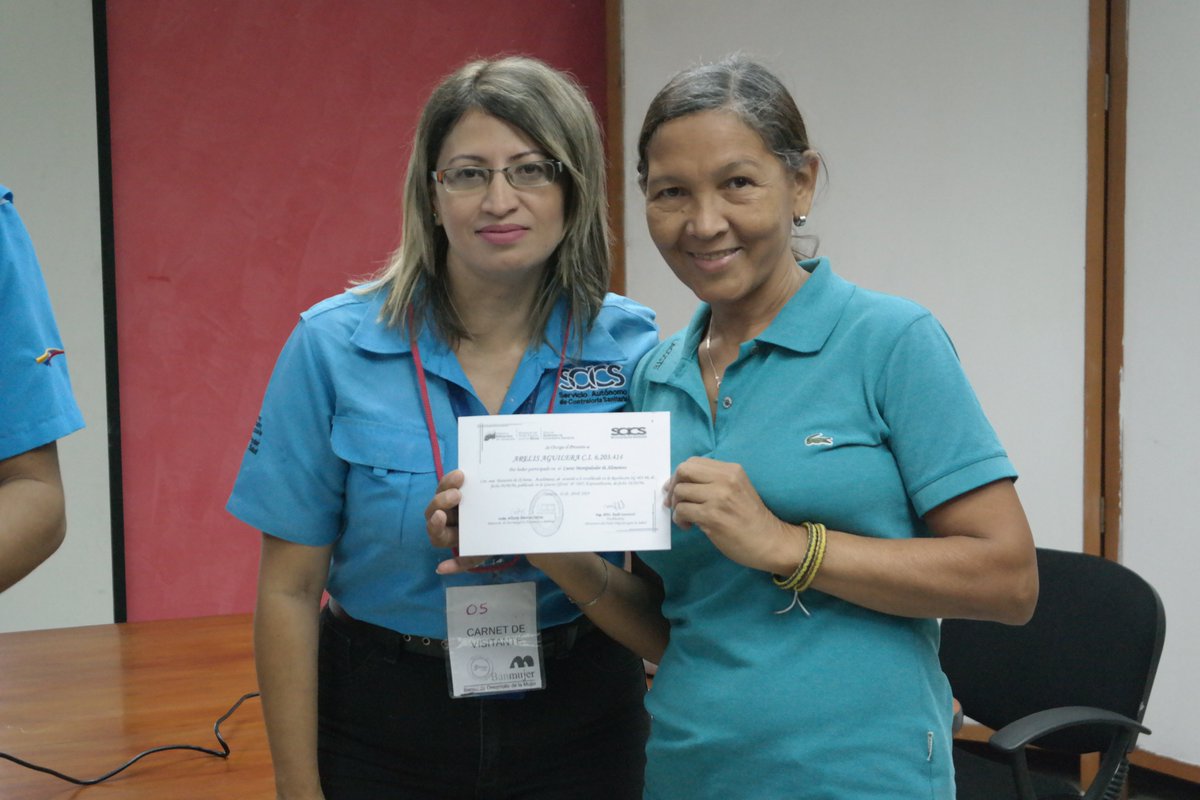 sacs_ve's tweet photo. #10Jun //  Cómo parte de las actividades realizadas por el Día    Mundial de la Inocuidad de los Alimentos, el SACS, realizó Charlas en BanMujer, capacitando a las mujeres emprendedoras sobre la importancia de la buena manipulación de los Alimentos #SACSAvanza https://t.co/bFmicns42j