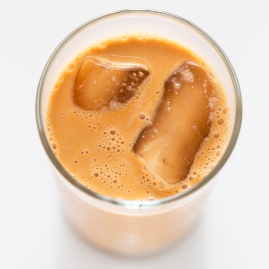Thai iced tea is a delicious, creamy and refreshing beverage. We’ve made a vegan version using coconut milk. It’s healthier and only requires 5 ingredients! simpleveganblog.com/vegan-thai-ice… #vegan #glutenfree #simpleveganblog