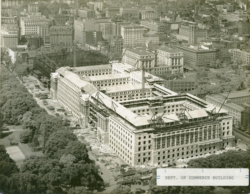 INGeoSurvey's tweet photo. #DYK that the #IndianaLimestone Photograph Collection contains over 25,000 architectural photos? This in-progress pic shows 1929 construction of the US Commerce Building in Washington DC. Explore the collection at https://t.co/a8Xu7qaszC. #LimestoneMonth https://t.co/Hq4NTSyHnb