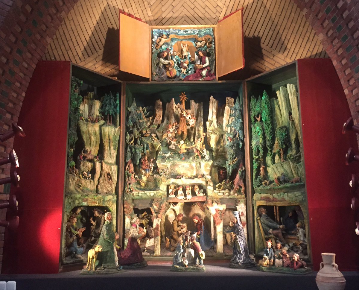 De fenomenaal mooie Lourdeskerk in Bergen op Zoom van Joseph Cuypers en Pierre Cuypers jr. 1926-1928, met topstukken van Gerard Héman 💒 <a href="/OpenKerkendag/">Open Kerken</a> ... met @HermanWesselink