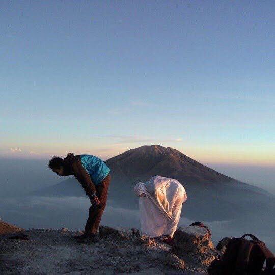 saratwin113's tweet photo. Suatu hari nanti, dengan awak yang halal ♥️ https://t.co/A55WL8EWin