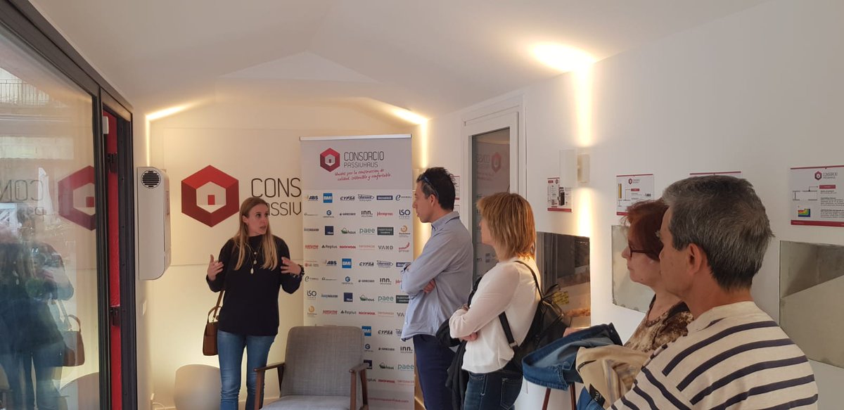 Muchas personas pasaron por nuestra #TinyHouse para conocer las cualidades de una #CasaPasiva de primera mano, ¿Te lo perdiste?

Estad atentos, porque nuestra maqueta #Passivhaus sigue de ruta, en breve os daremos su nueva localización 😏