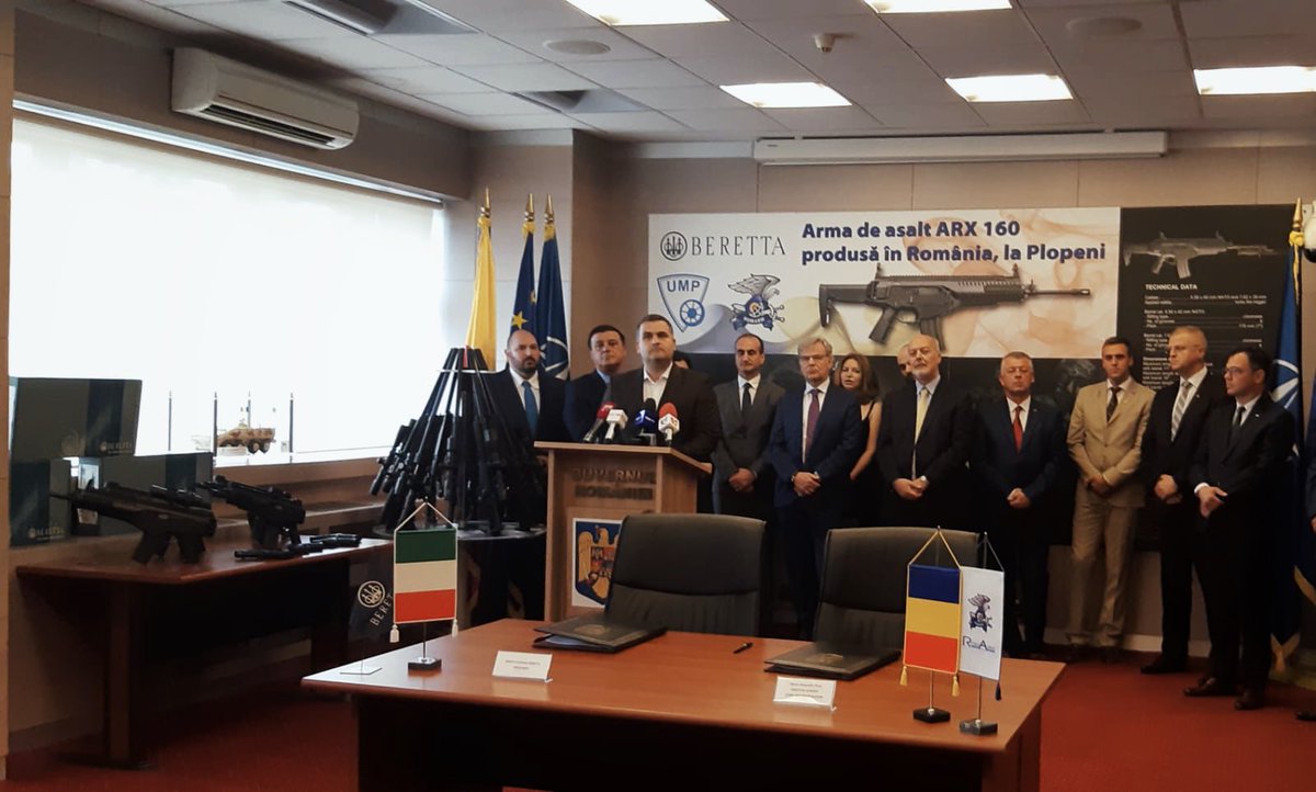 MEconomyRO's tweet photo. S-a semnat memorandumul de înțelegere între Beretta Holding și Societatea Uzina Mecanică Plopeni SA, filială a CN Romarm SA. 👏 https://t.co/xrlzcAoERy