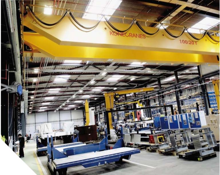 Most Konecranes overhead travelling cranes can be loaded with #SmartFeatures, software that gives you control of the #materialhandling in your production processes. Discover the Smart Features for your overhead cranes. ➡️ kncrns.com/B8Z 💡