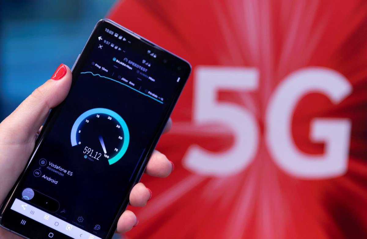 vodafone_es's tweet photo. #Vodafone5G estará incluida en las tarifas ilimitadas sin coste añadido:

- Ilimitada Total
- Vodafone One Ilimitada Total

Datos y llamadas ilimitadas para disfrutar de todos los beneficios de la tecnología 5G. #LosIlimitables saben dónde estar. Ready? https://t.co/eBDgFuV0Hn