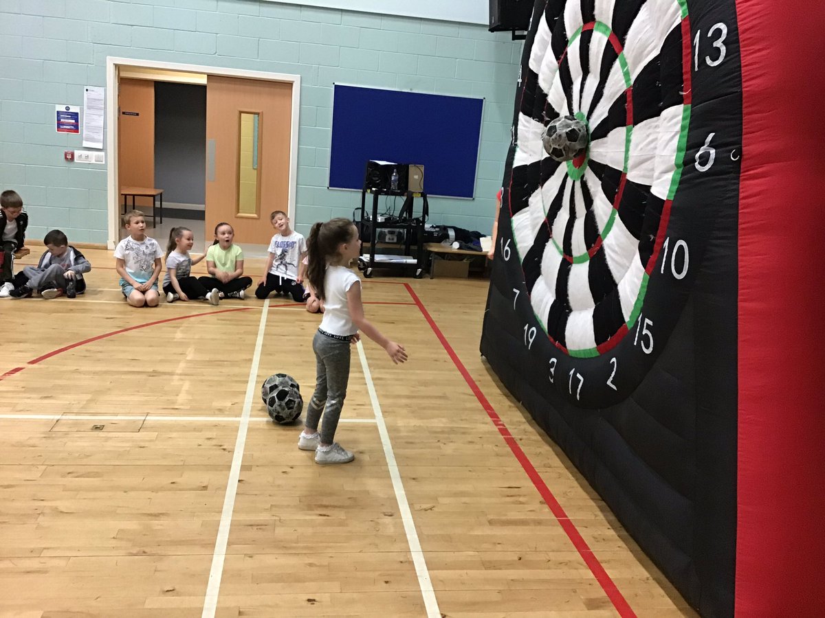 StTimothysPS's tweet photo. Room 4 and Room 6 having a ball at football darts and bowling 🥅⚽️💪 thank you to @Ultimate_Soccer 

#StTimothysSSGold #healthweek2019 https://t.co/R1A1C04eBS