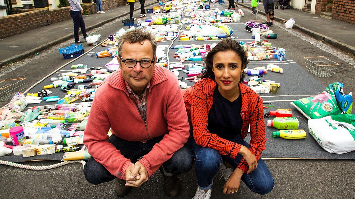 Don't miss the new <a href="/BBCOne/">BBC One</a> series #WarOnPlastic' tonight at 9pm. <a href="/HughFW/">Hugh Fearnley-Whittingstall</a> and <a href="/itsanitarani/">anita rani</a> will be exploring the issue of plastic pollution and what we can do to change things. Look out for a special mention of the Refill campaign 💧🙌 buff.ly/2Mxzuzy