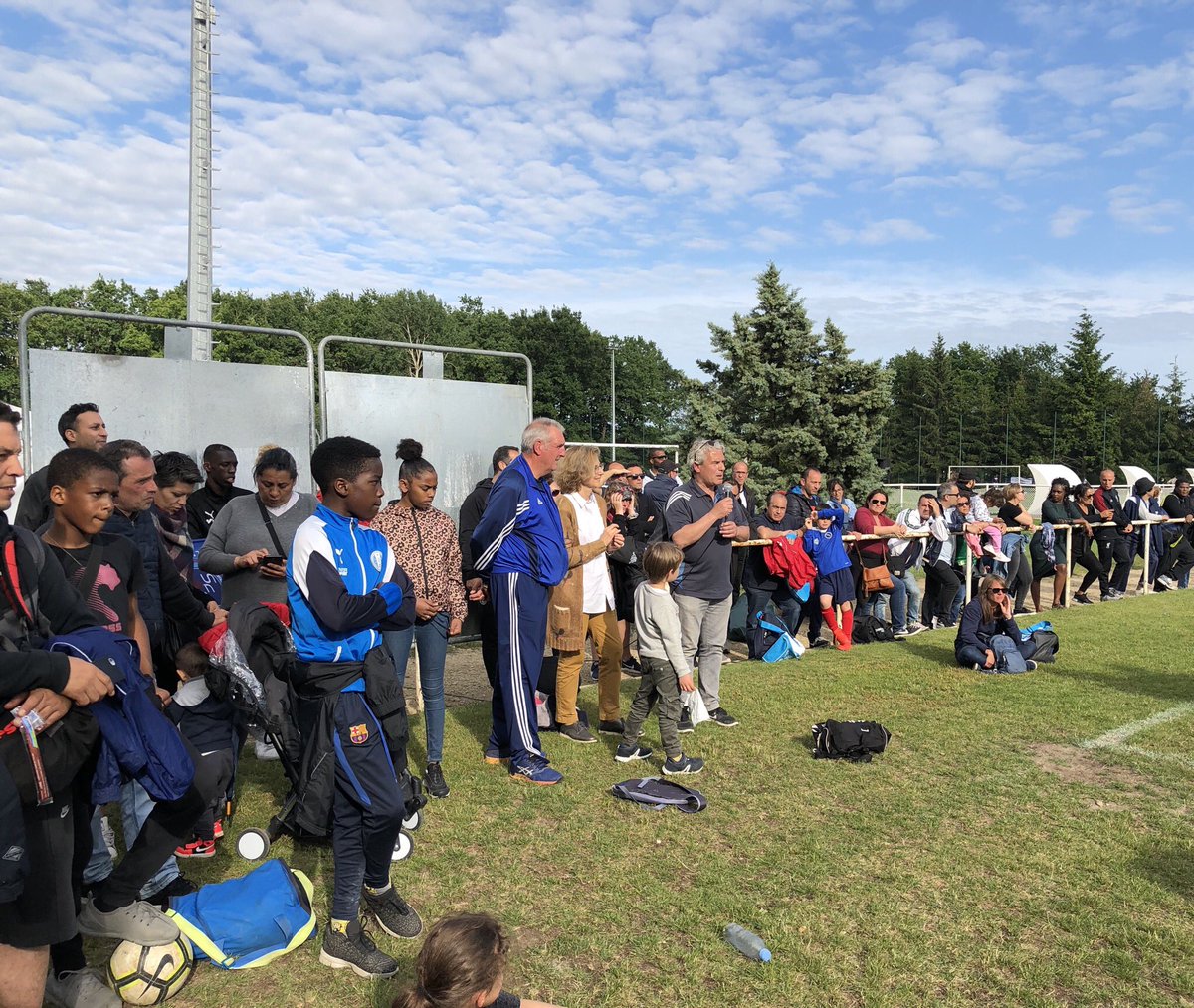 mcciuntu's tweet photo. Beau week-end sportif à @VilleSucy, ville du sport !                                        🏆#Football : tournoi avec 24 équipes venues de toute la France organisé par le Sucy Football Club. 
👏 #Judo : l’équipe du Sucy Judo est vice-championne de France 1ère division. Bravo ! https://t.co/w0Hirv1cNn