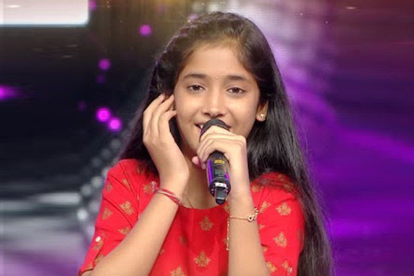 tellymaxtv's tweet photo. #Congratulations !!🎊🎊
Nagpur Girl #Sughanda_Date is the #WINNER of #SaReGaMaPa_LilChamps
Watch Full Grand Finale Episode here - https://t.co/H47XFUncIk
#SaReGaMaPa https://t.co/Wa2UwS7KW3