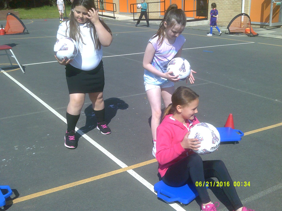 ClaveringTS27's tweet photo. #5JB Soccer Aid playground challenge. Thank you for all of your donations! #SoccerAid #Unicef https://t.co/PcgAqvDGoa