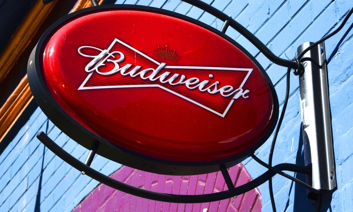 Infinit_xchange's tweet photo. ☀️Budweiser’s parent company, is doubling down on its interest in using blockchain tech to assist unbanked workers.

#cryptocurrency #bitcoin #crypto #blockchain #ethereum #btc #money #bitcoinmining #cryptonews  #investment #eth #business 
via @coindesk  https://t.co/6N02ldg5QP https://t.co/pHW4MJpuZm