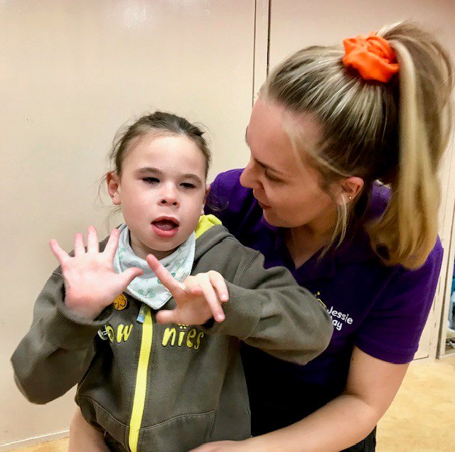 jessiemaytrust's tweet photo. #mondaymotivation Here is Freya and her Jessie May nurse Briony at #Brownies. The theme of the evening was communication where Freya was able to teach her fellow brownies #Makaton. We are so proud of Freya and so glad she is able to enjoy Brownies safely with help from Briony. https://t.co/jN8XdkYv4i