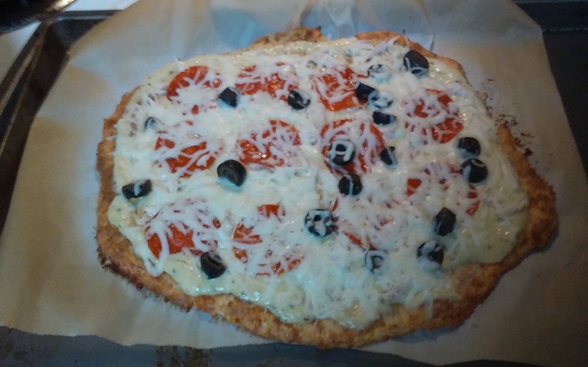 ChefFitaurus's tweet image. I love that #E3 time of year. Getting hyped for all those shiny new games on the horizon. This year I also had a lot of fun cooking while watching press conferences. Homemade pizza and peanut butter cheesecake bites!