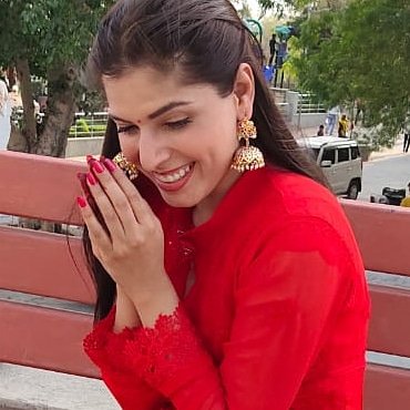 TrulySonam's tweet photo. #delhidiary #redlove❤️ #myfavcolours💕 #indiangirl #pakistanilook #lukhnawikurta #lukhanavijhumka #sonamarora https://t.co/ITvP4JKZuc