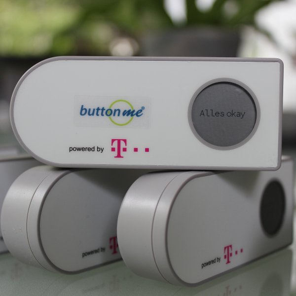 IoT Service Button der Telekom voll im Einsatz für Nachrichten per Knopfdruck. NB-IoT Netz jetzt schon mit 90% Flächendeckung in DE. Alles in einem Button!!