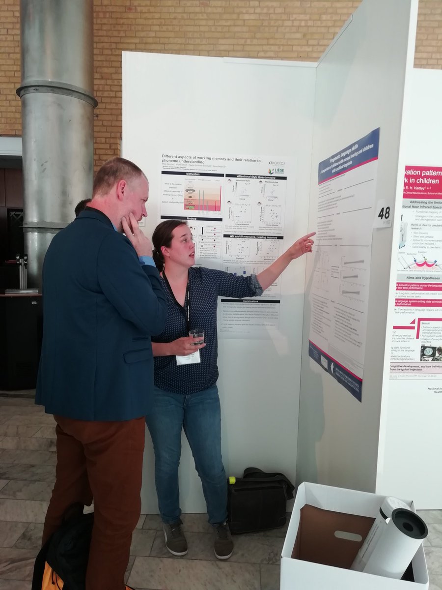 @henda52 is carefully listening to Michaela presenting her work at
#CHSCOM2019