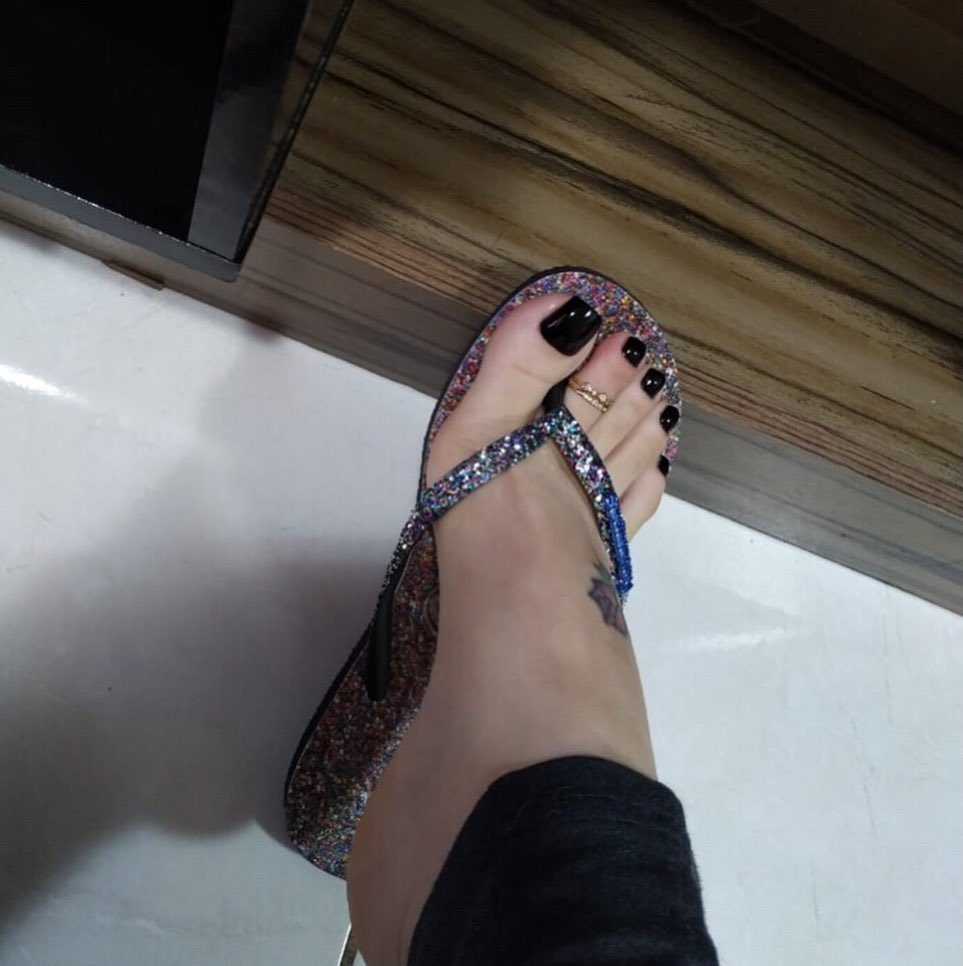 havaianas closed toe shoes