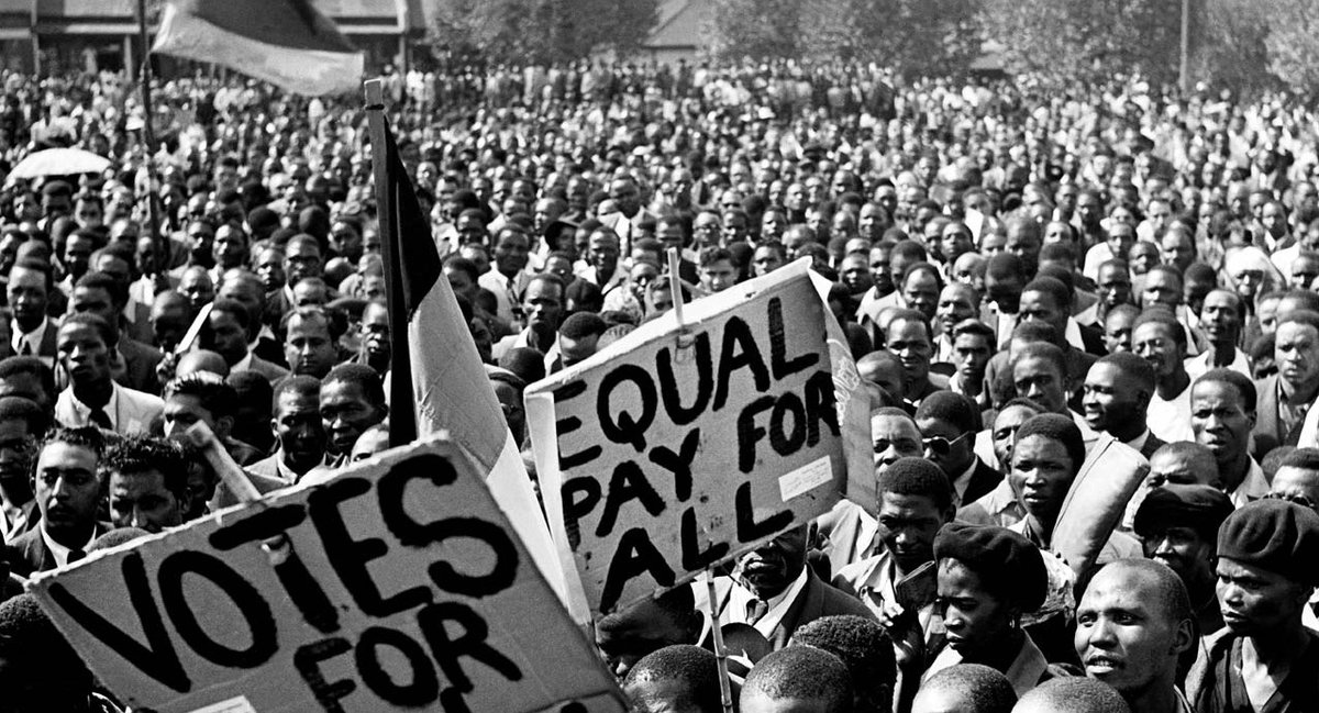 AgenciaSuria's tweet photo. Nicolas Champeaux y Gilles Porte presentan la reconstrucción del juicio de #Rivonia y del movimiento contra el #Apartheid en el documental nominado al César 🎞 EL ESTADO CONTRA MANDELA Y LOS OTROS 🎞 #Estreno este viernes 14 junio 💪. https://t.co/PIRxo0SDeX