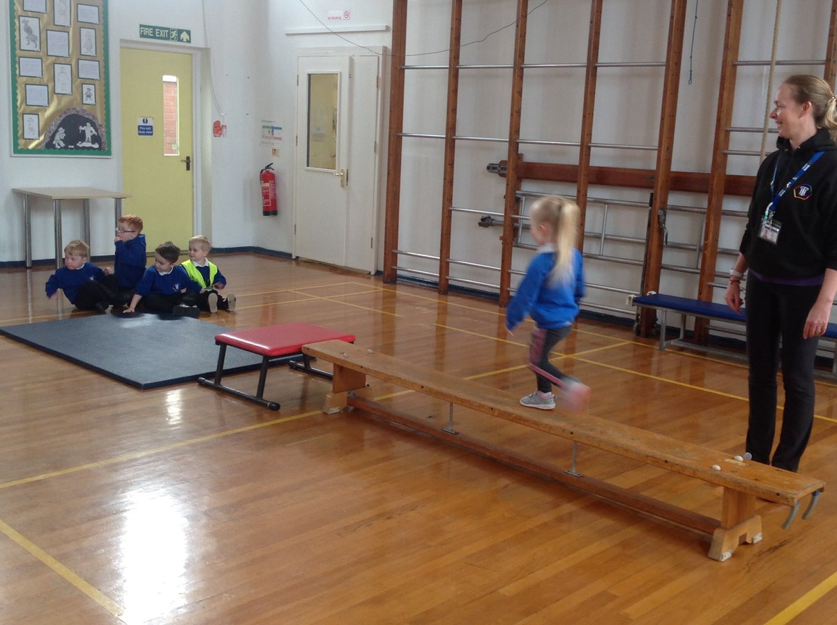TH_Nursery1's tweet photo. Great balancing, in our P.E session this morning. π£@THGoldcrests #THLearnN https://t.co/Hswh2opyc8