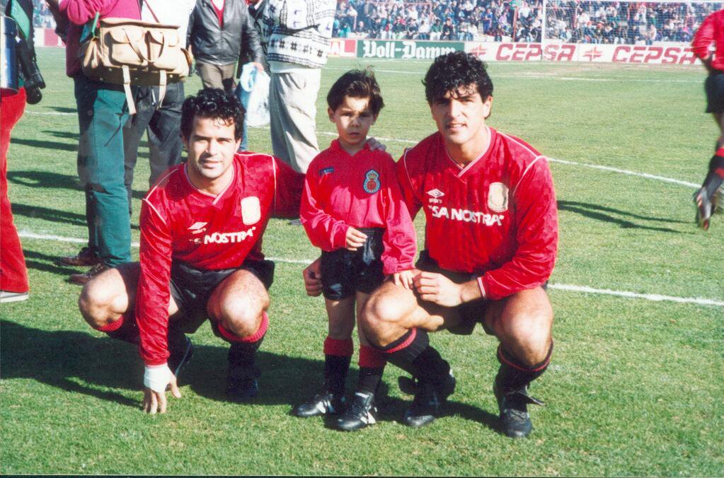 Álvaro Cervera, Rafa Nadal y Toni Nadal con la camiseta del Mallorca (Foto: RCDM).