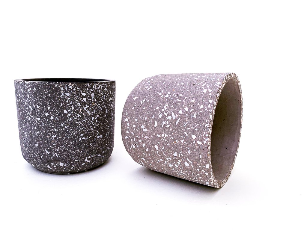 The flecks of white in these terrazzo concrete planters are ✨. We've just had a delivery in store, or you can pick one up via Trouva if you're too far away for a visit. 

#ConcretePlantPot #ConcretePlanter #PlantPot #Ceramics #CeramicAlternative