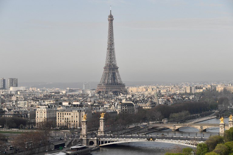 BFMImmo's tweet photo. Ce qui se cache derrière ces étranges biens immobiliers vendus pour 0 euro à Paris #immobilier (par @DianeLacaze) https://t.co/vK3xLNm43c https://t.co/QGwq8cdcPR